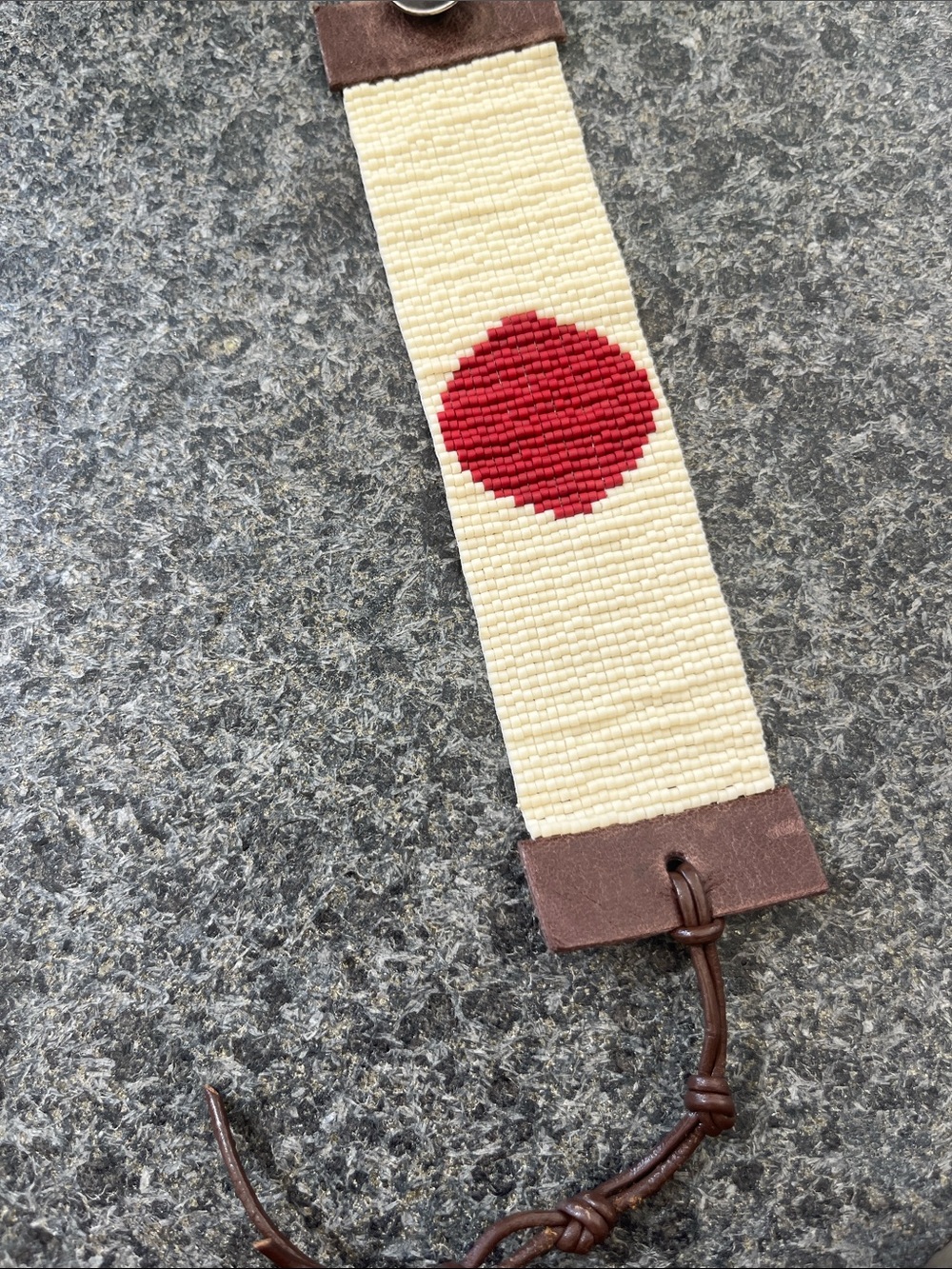 Chan Luu White Beaded cuff with leather adjustable toggle closure. Worn once - Picture 4 of 5